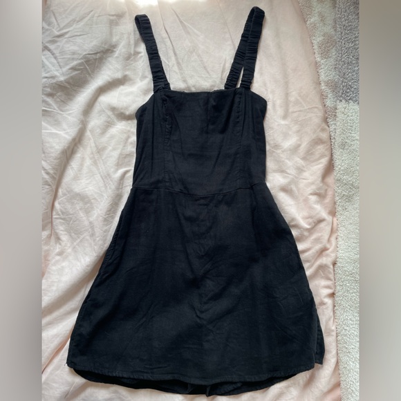 Abercrombie & Fitch Dresses & Skirts - Abercrombie & Fitch Black linen blend open back skort dress